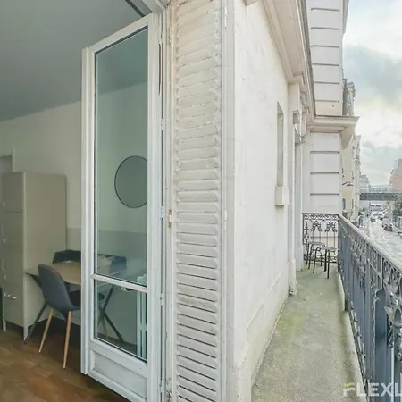 Flexliving - - 15